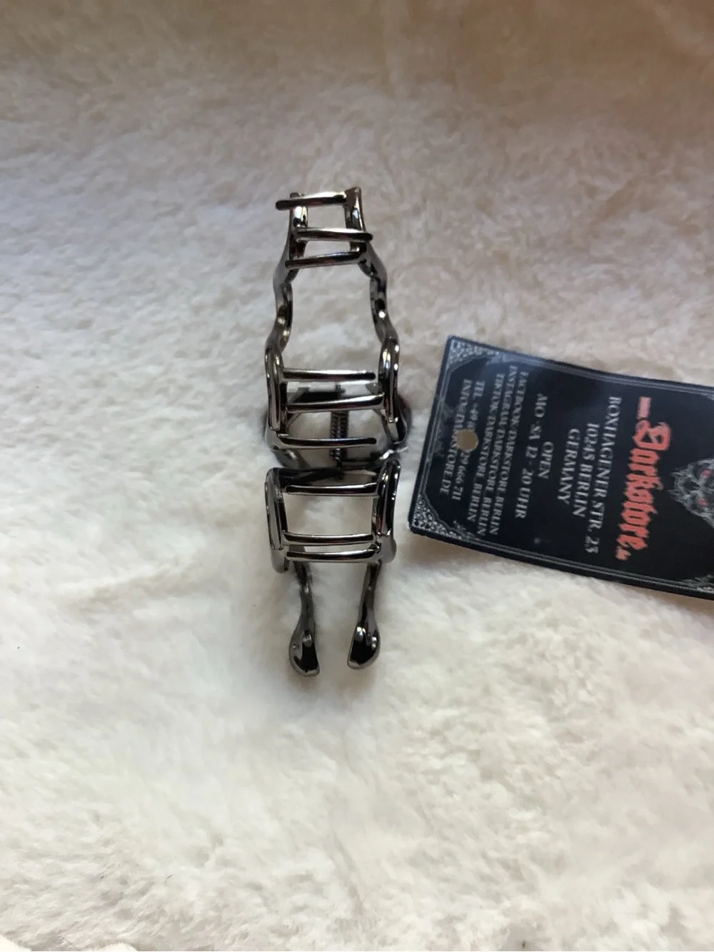 Darkstore Berlin Dark Silver Snake Hair Claw Clip